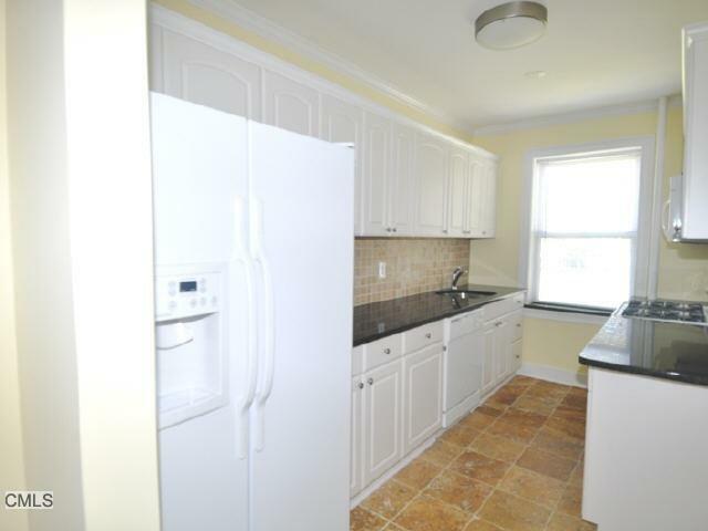 Property Photo:  136 Summer Street 2C  CT 06901 