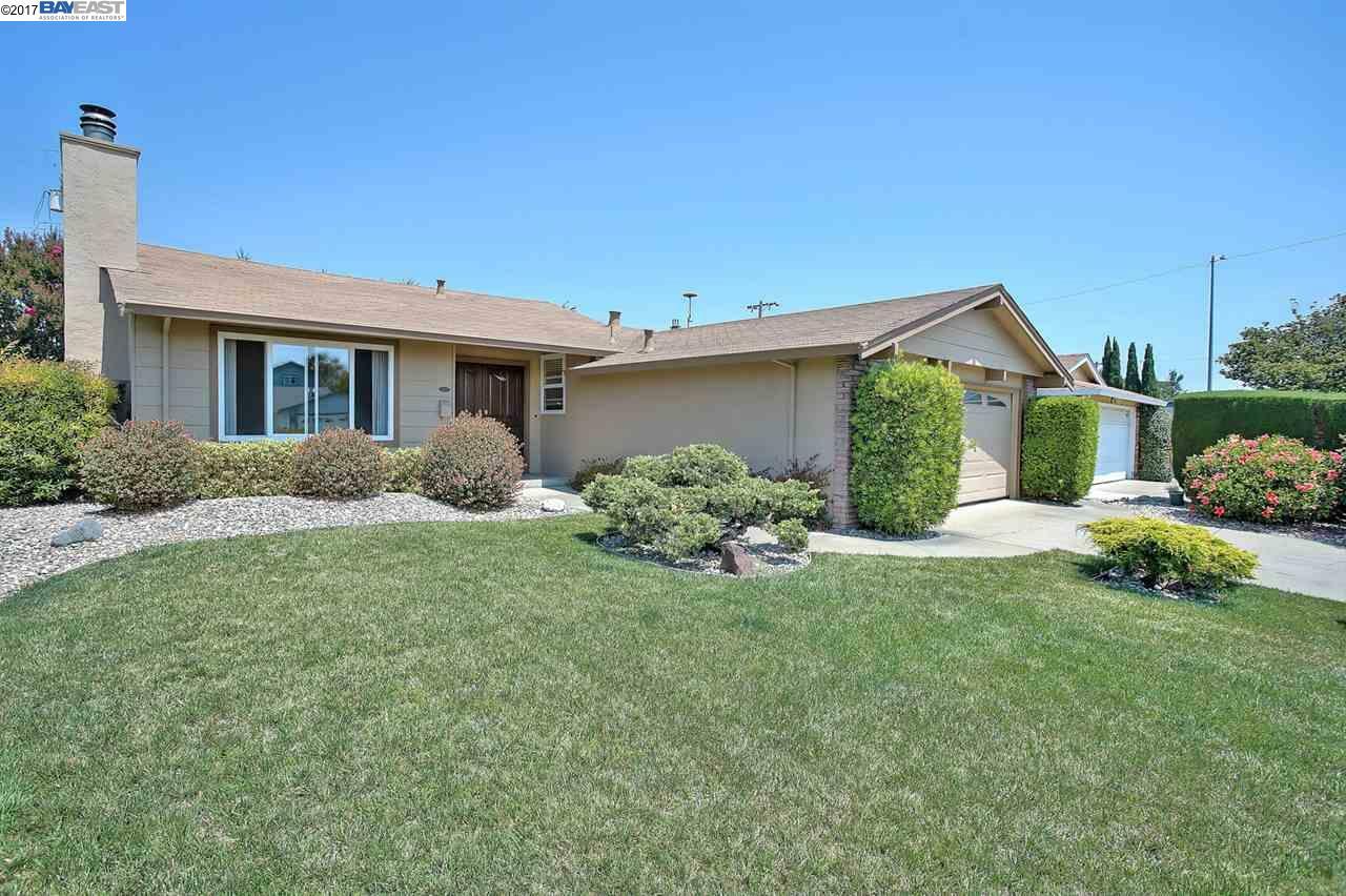 Property Photo: 35078 Lucia Ct CA 94536