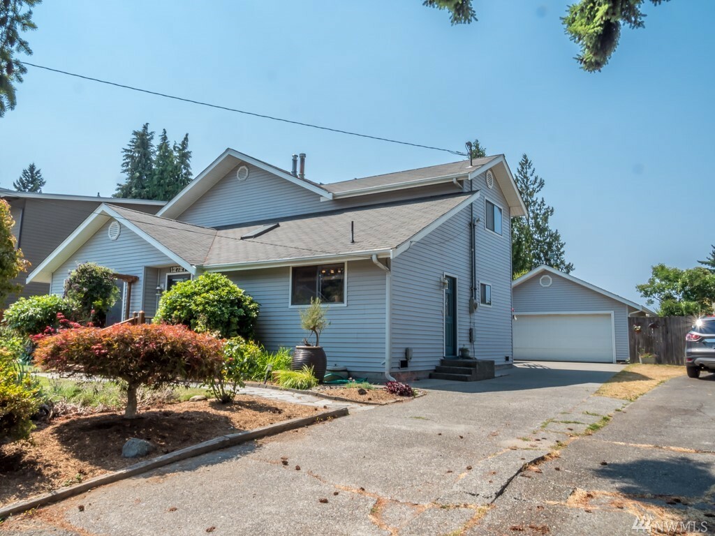 Property Photo:  12727 Evanston Ave N  WA 98133 