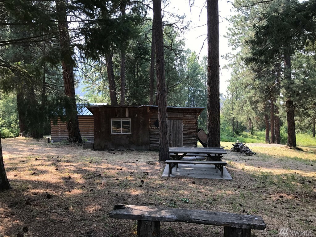 Property Photo:  500 Markovich Rd  WA 98922 