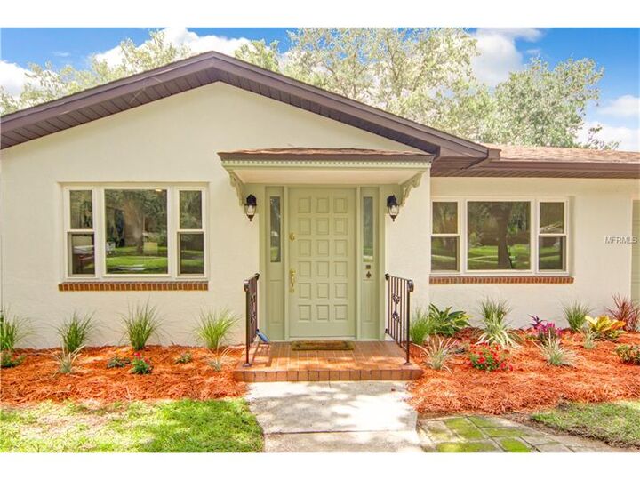 Property Photo: 401 N Palm Avenue FL 34737