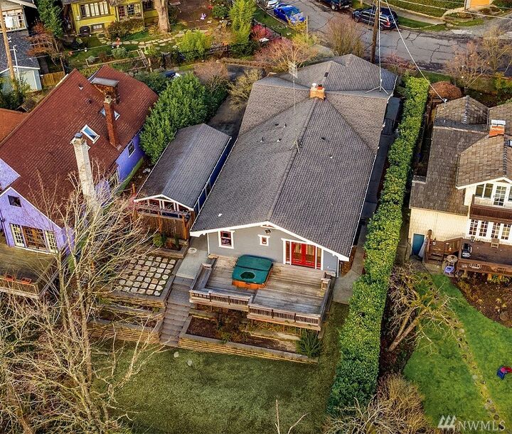 Property Photo:  2015 E Newton St  WA 98112 