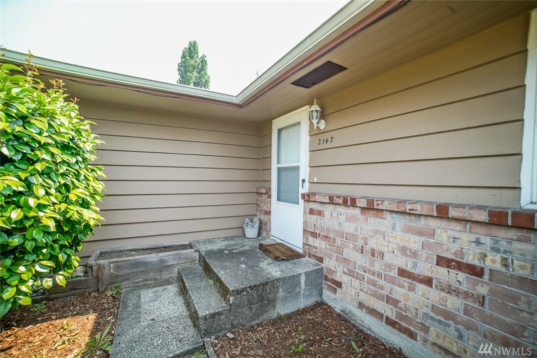 Property Photo: 2147 SW 326th St WA 98023