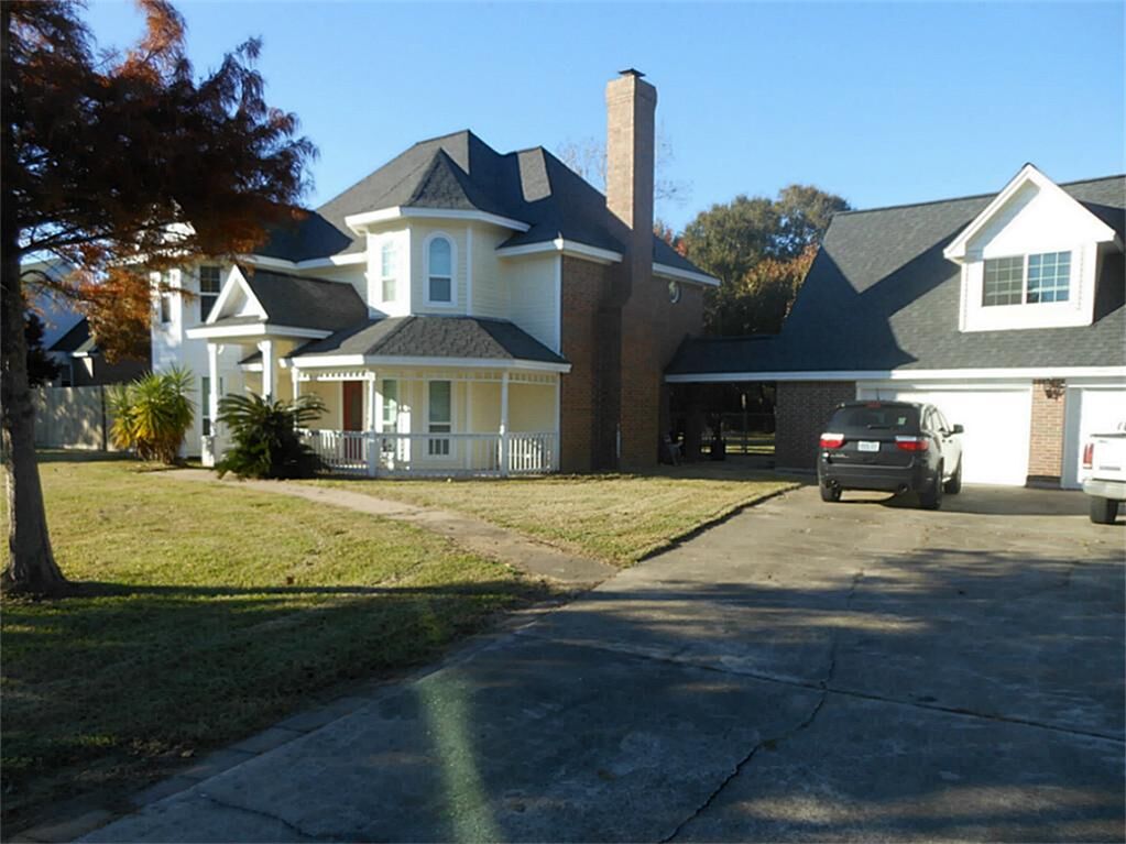 Property Photo: 1603 Lake Pointe Lane TX 77523