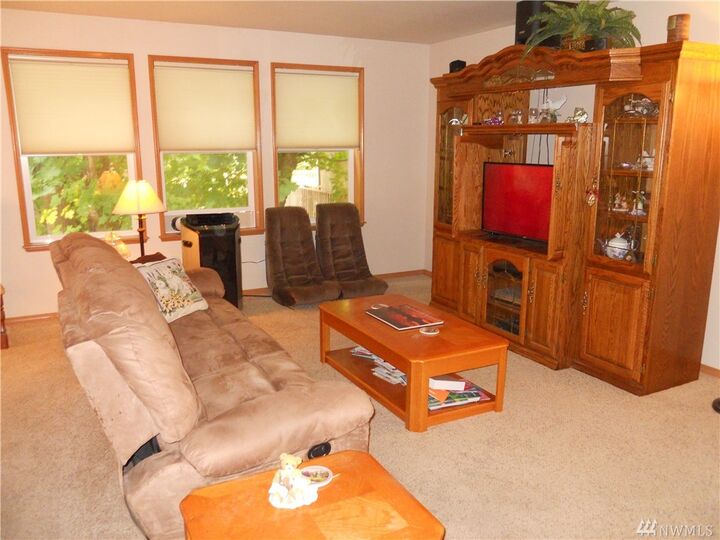Property Photo: 1101 10th 1 WA 98290