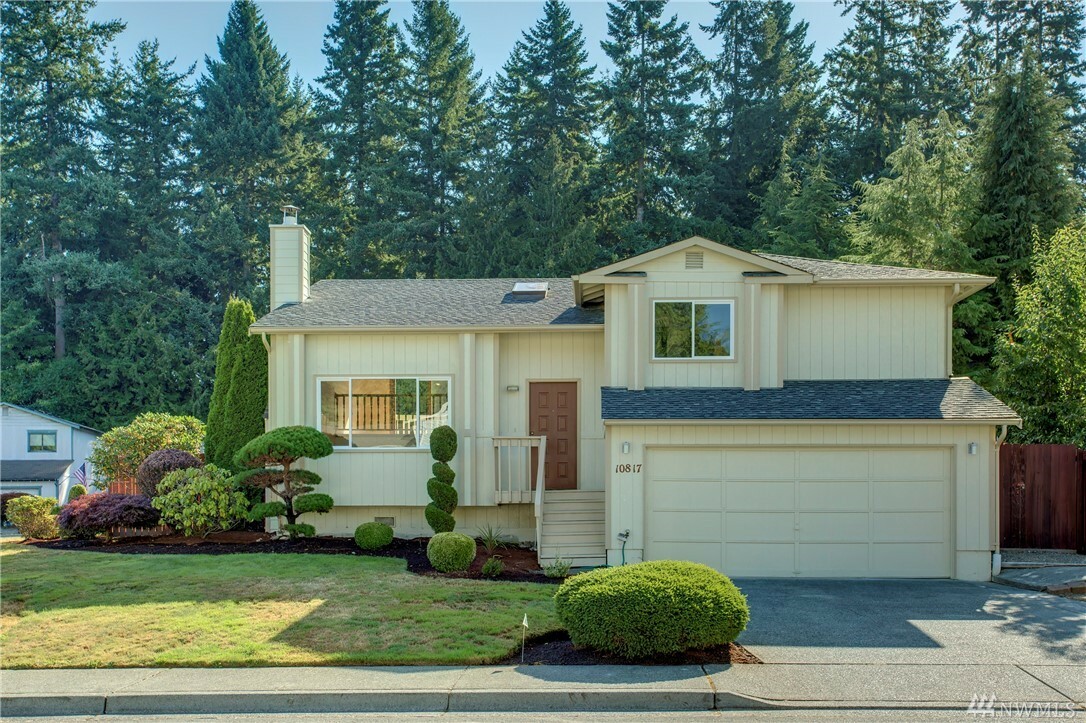 Property Photo:  10817 10th Dr SE  WA 98208 