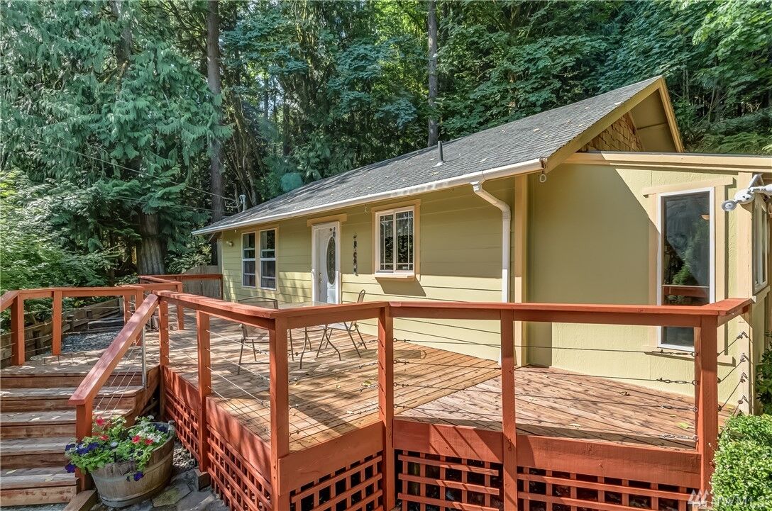 Property Photo: 361 W Alder WA 98284