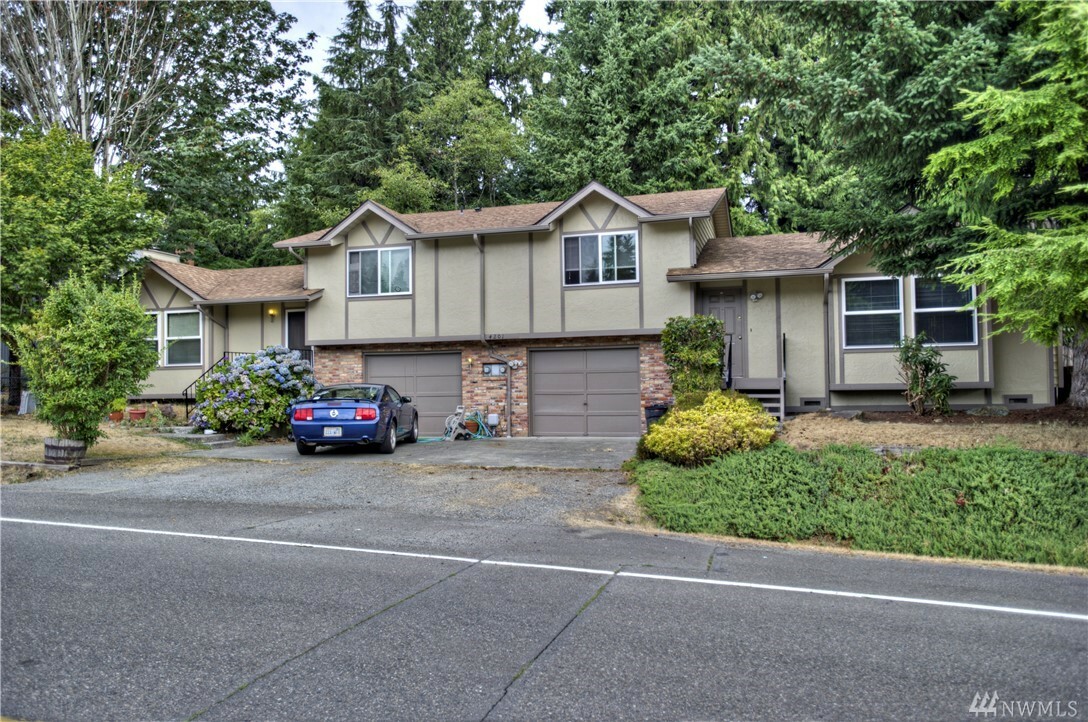 Property Photo:  4201 108th St SE  WA 98208 