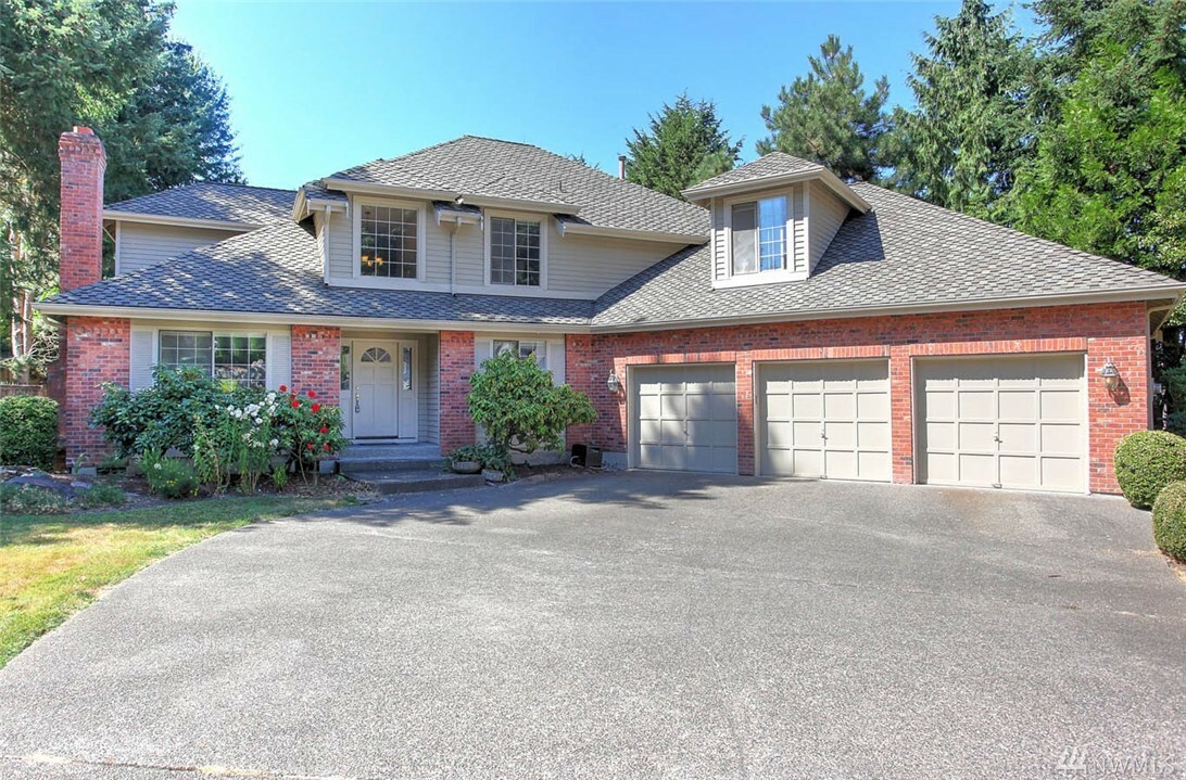 Property Photo:  22707 97th Ave S  WA 98031 