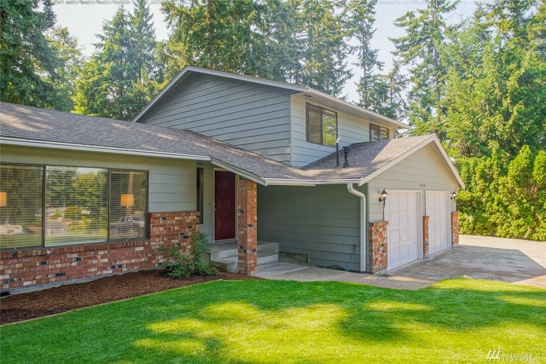 Property Photo: 14128 106th Av Ct E WA 98374