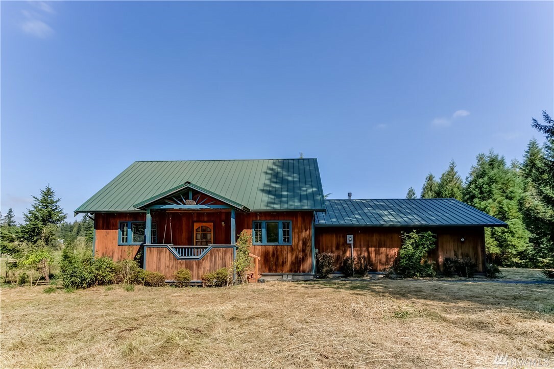 Property Photo:  8109 E 38th Dr  WA 98247 