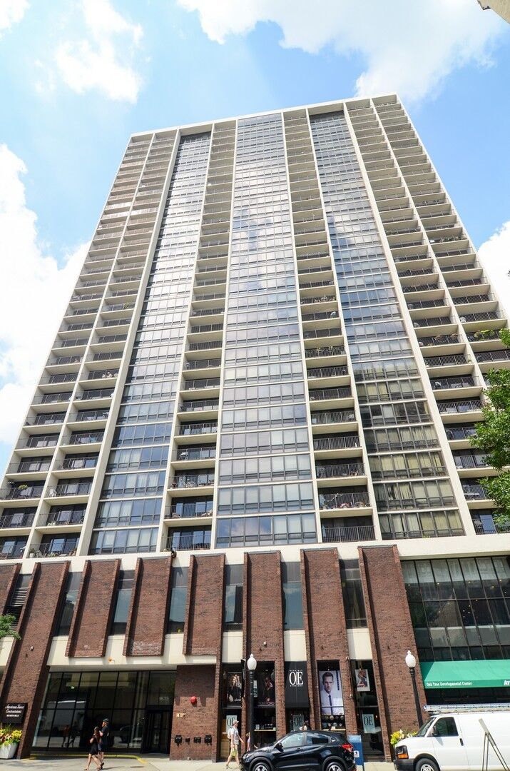 Property Photo:  1636 Wells Street 701  IL 60614 