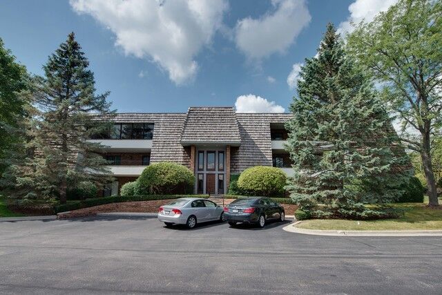 Property Photo: 200 Red Top Drive 102 IL 60048