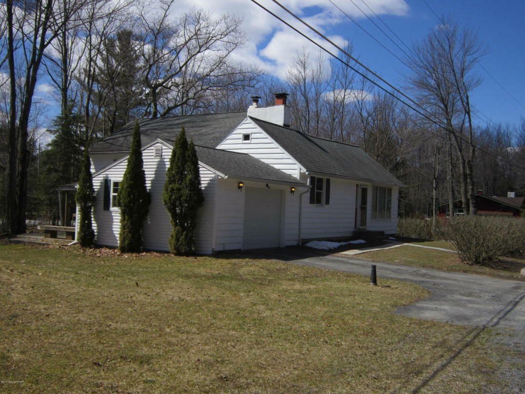 1117 Lexington Avenue  Mount Pocono PA 18344 photo