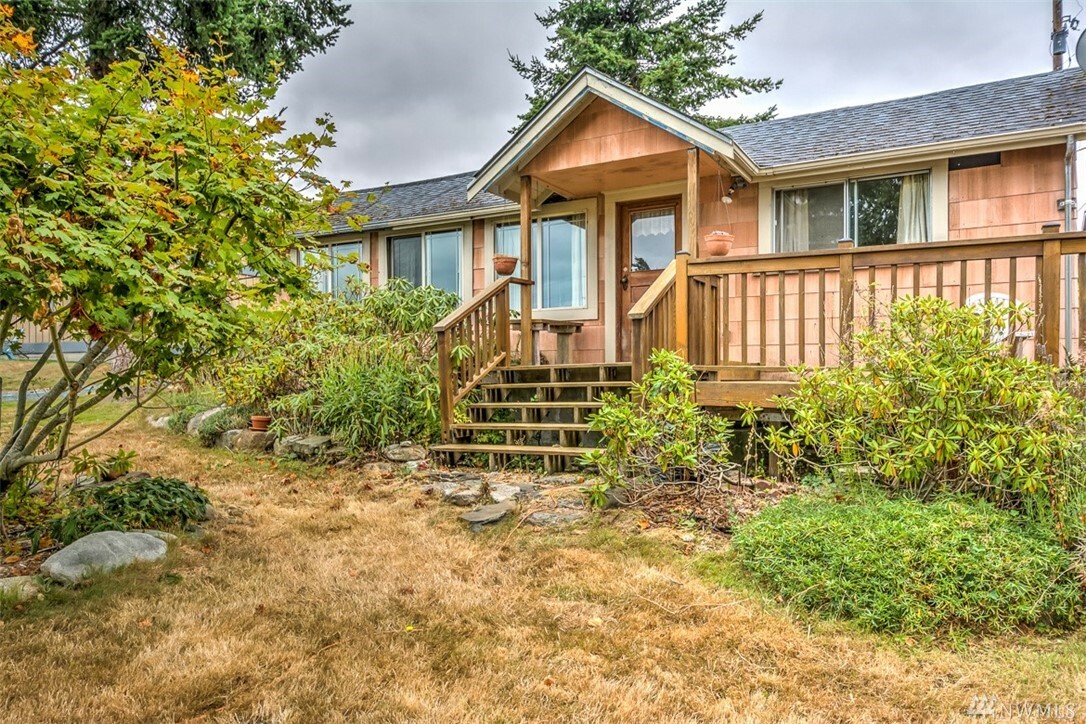 Property Photo:  4501 Oakes Ave  WA 98221 