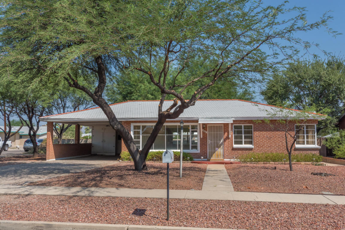 Property Photo: 5601 E Rosewood Street AZ 85711