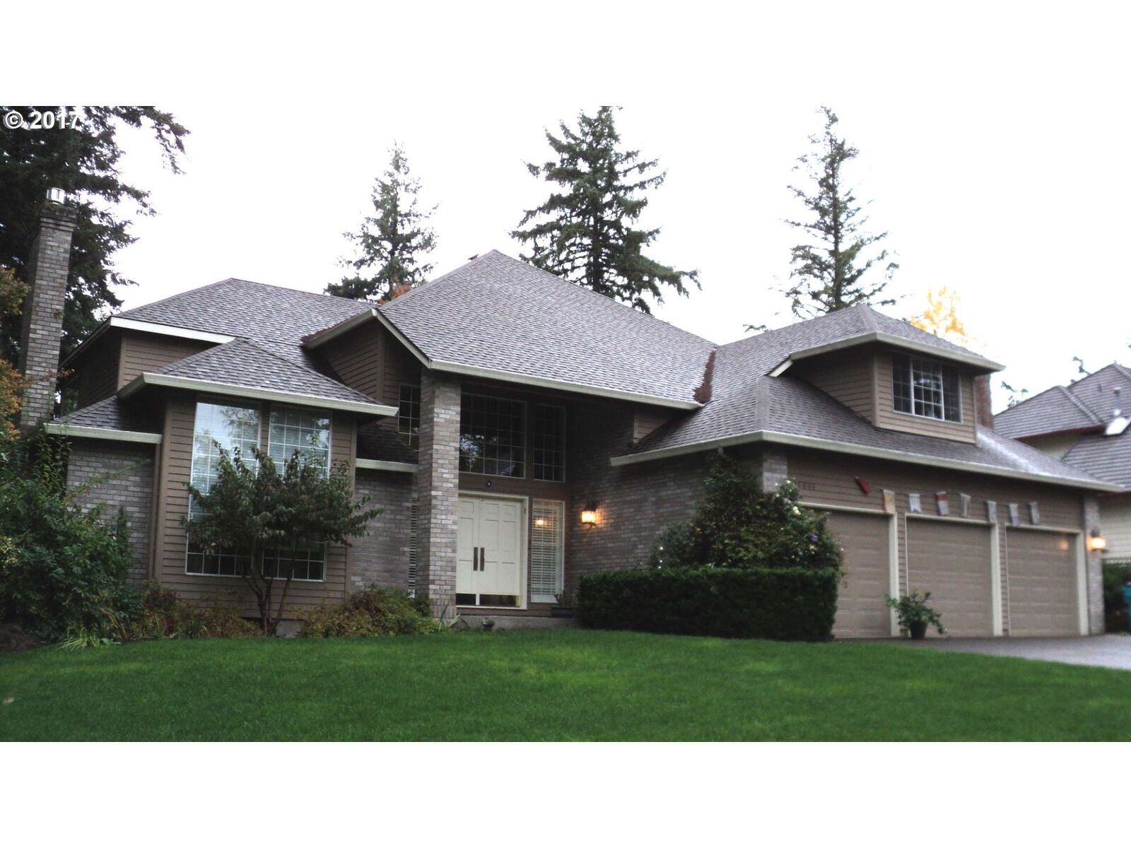 Property Photo:  16806 SE 38th Cir  WA 98683 