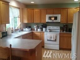 Property Photo: 218 S Hamlin Dr WA 98223