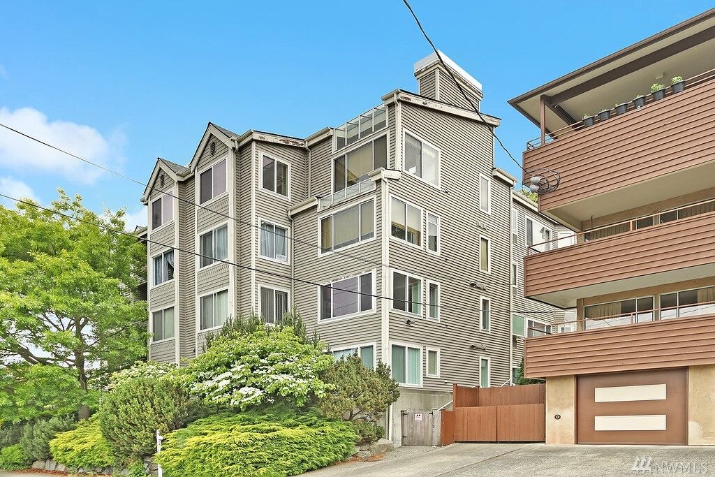 Property Photo:  2572 14th Ave W 102  WA 98119 