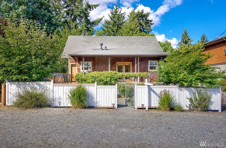 Property Photo: 3214 NE 91st St WA 98115