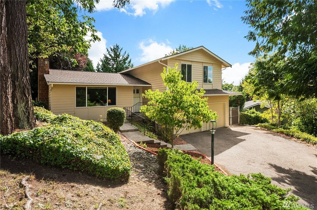 Property Photo:  16609 NE 91st Street  WA 98052 