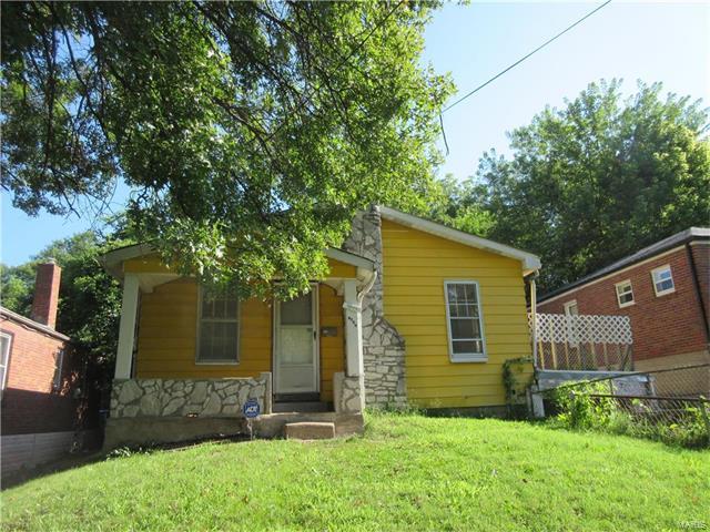 Property Photo:  7047 Idlewild Avenue   63136 