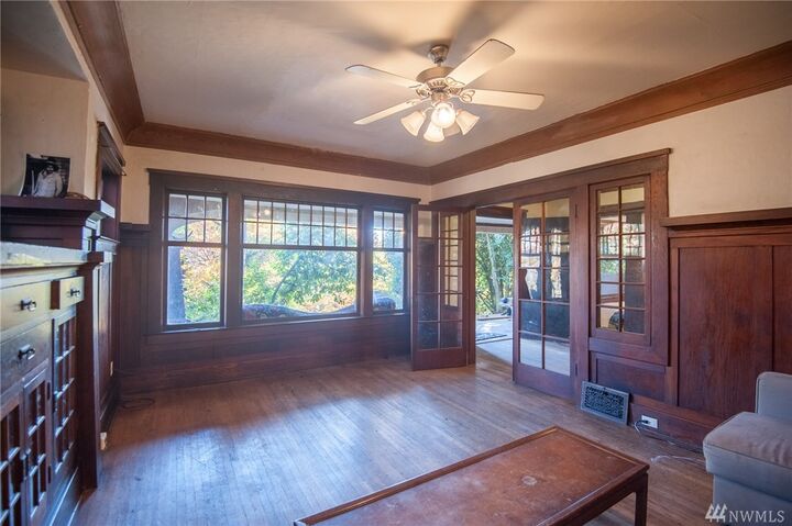 Property Photo: 2109 Aurora Avenue N WA 98109