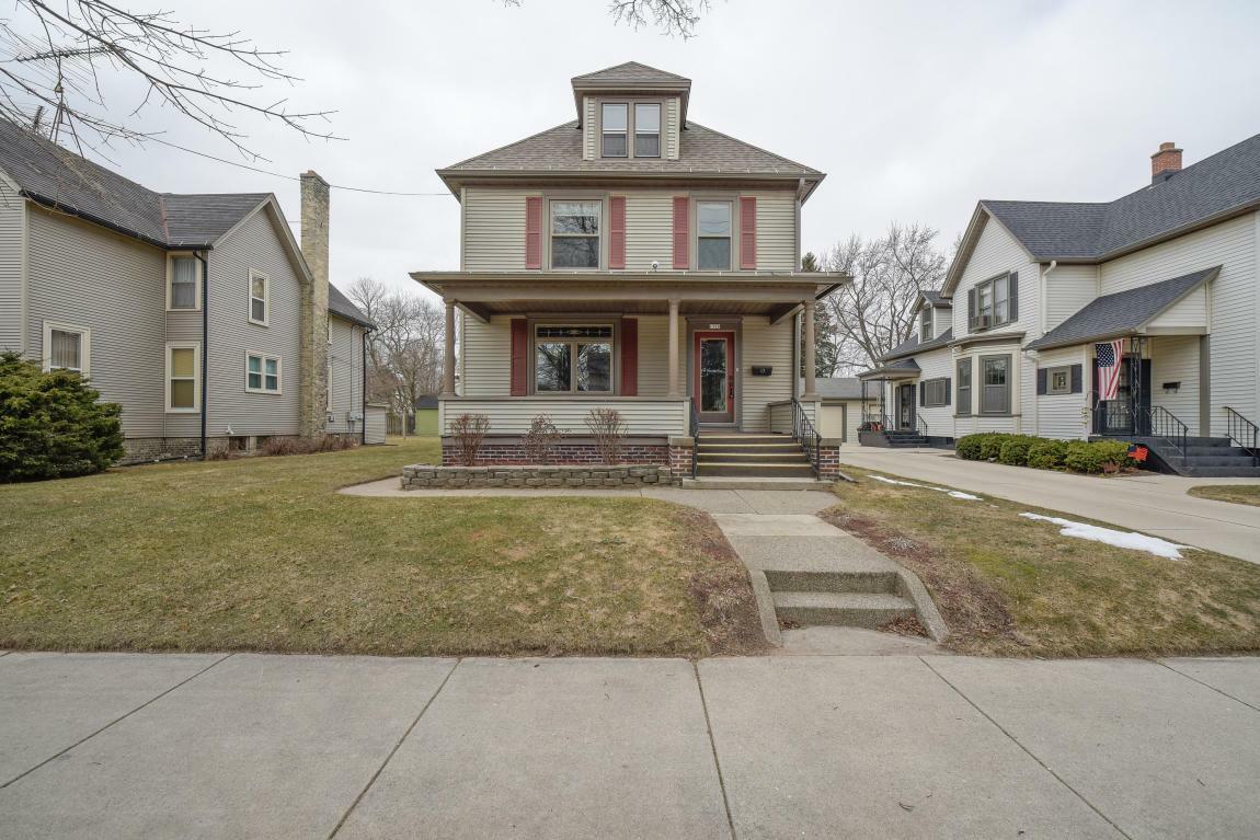 Property Photo: 1720 N 7th St WI 53081