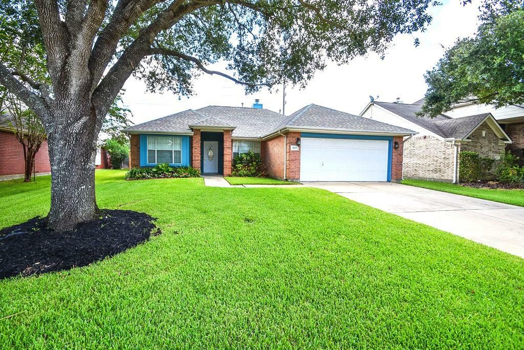 Property Photo:  1823 Cornerstone Place Drive  TX 77450 