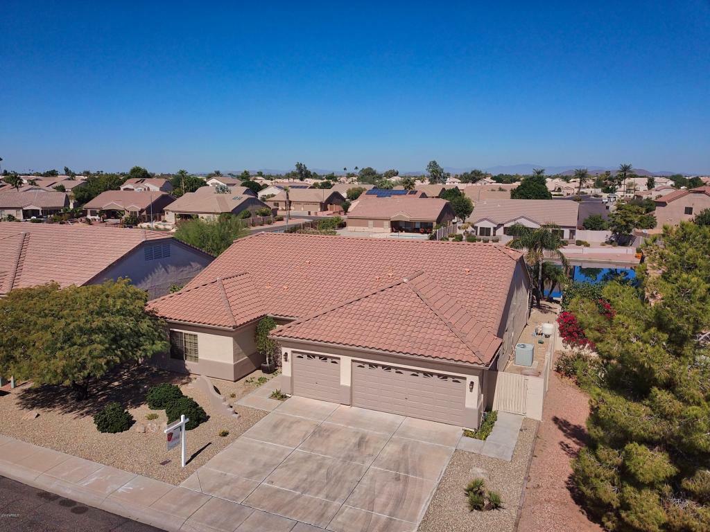 Property Photo:  8746 W Port Royale Lane  AZ 85381 