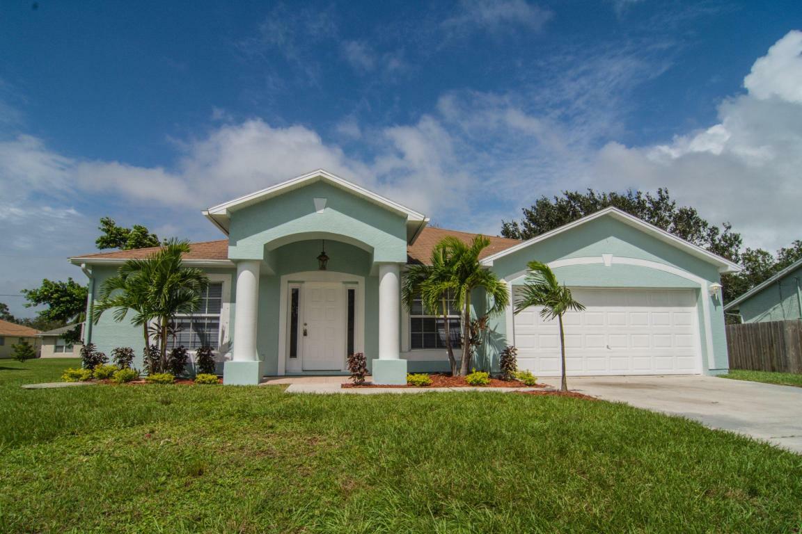 Property Photo:  213 SW Voltair Terrace  FL 34983 