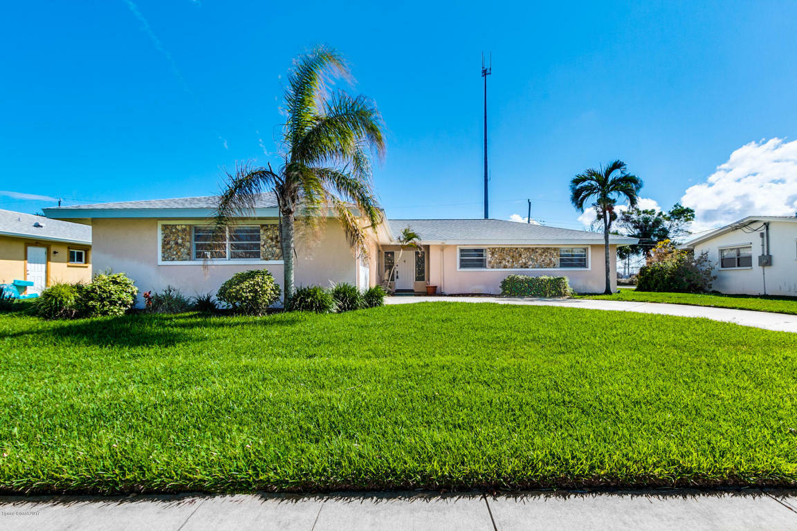 Property Photo:  185 Satellite Avenue  FL 32937 