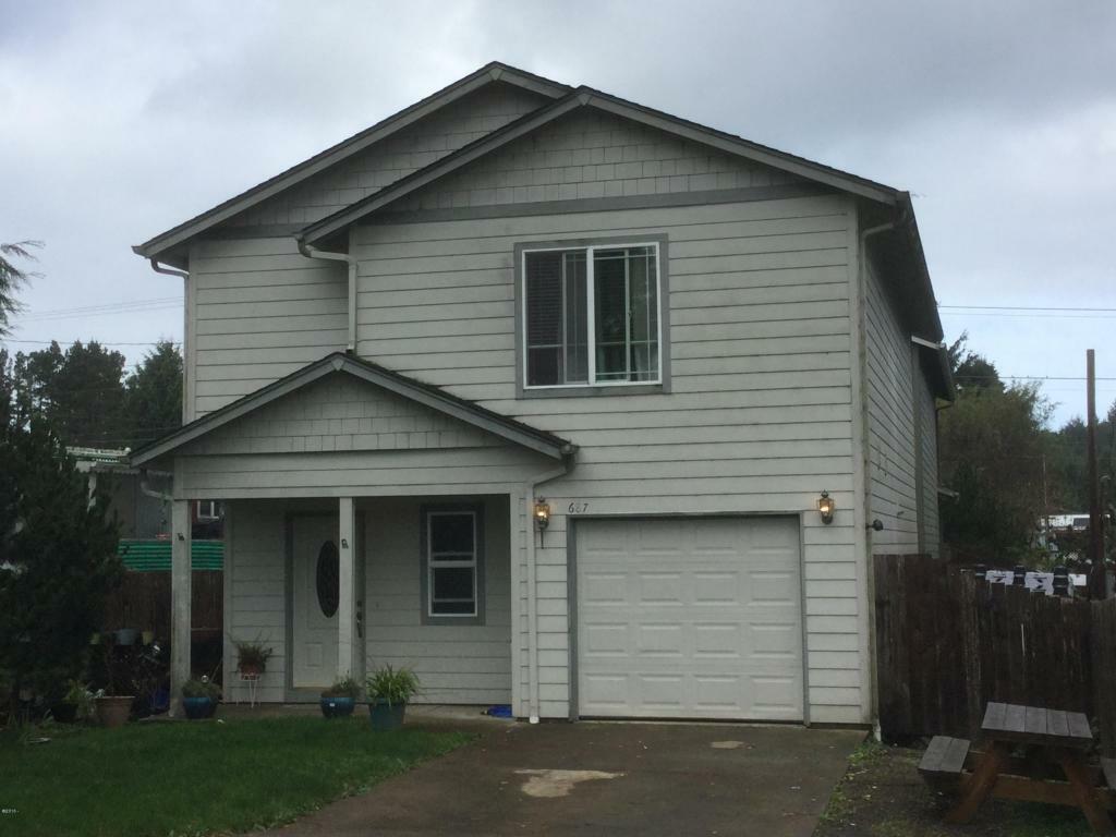 Property Photo:  687 SE Quay Avenue  OR 97367 