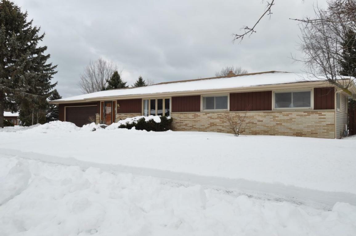 Property Photo:  1048 Fairview Dr  WI 53074 