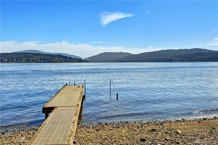 Property Photo: 472 W Lake Sammamish Pkwy NE WA 98008