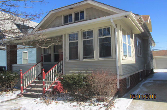 Property Photo:  933 Arthur Ave  WI 53405-2401 