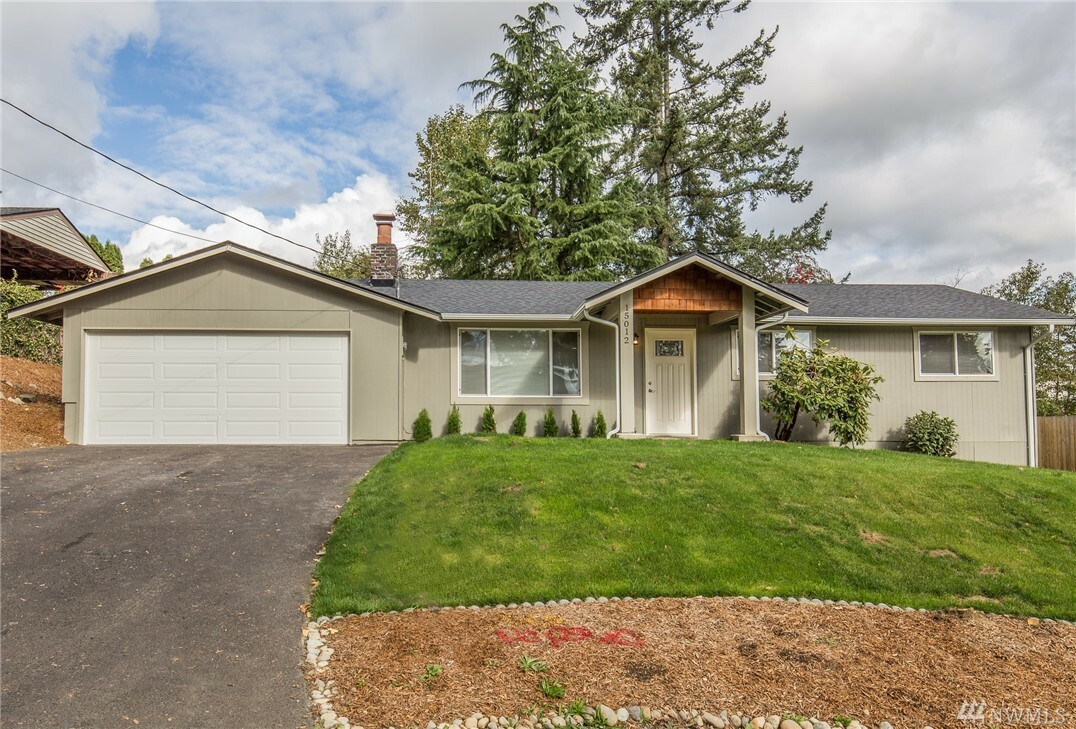 Property Photo:  15012 SE 276th Place  WA 98042 