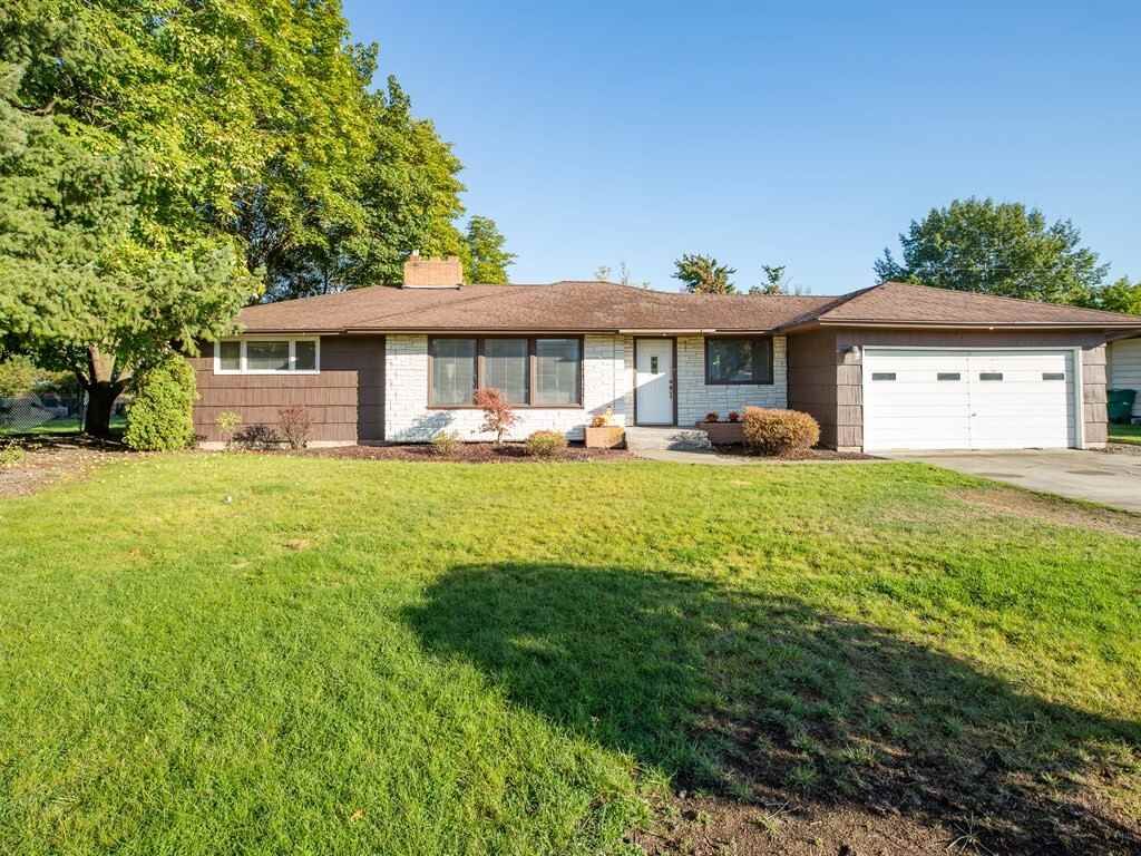 Property Photo:  11823 E Grace Ave  WA 99206-4676 