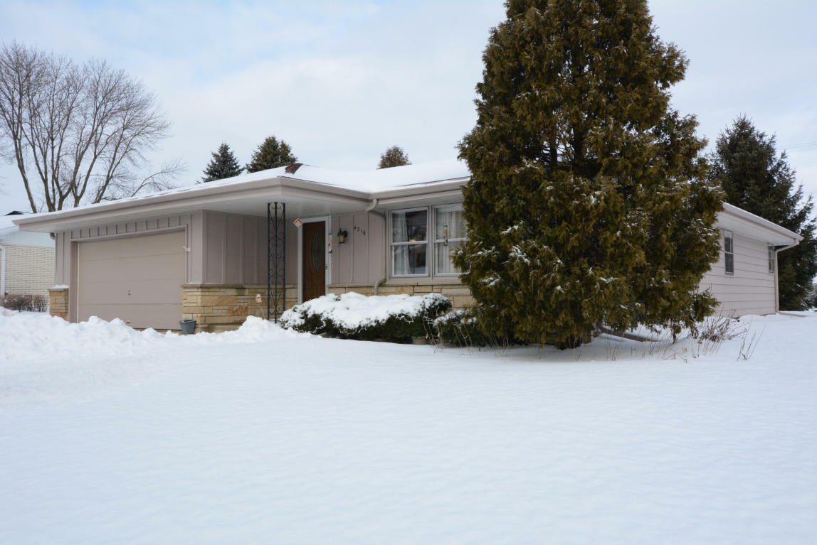 Property Photo:  4316 Skylark Ct  WI 53129 