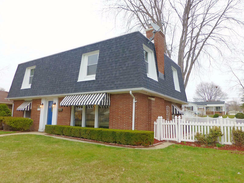 Property Photo: 3220 N 96th St WI 53222-3404
