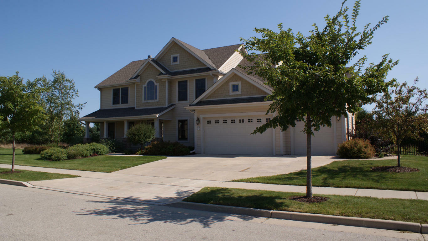 Property Photo: W76n766 Harvest Ln WI 53012