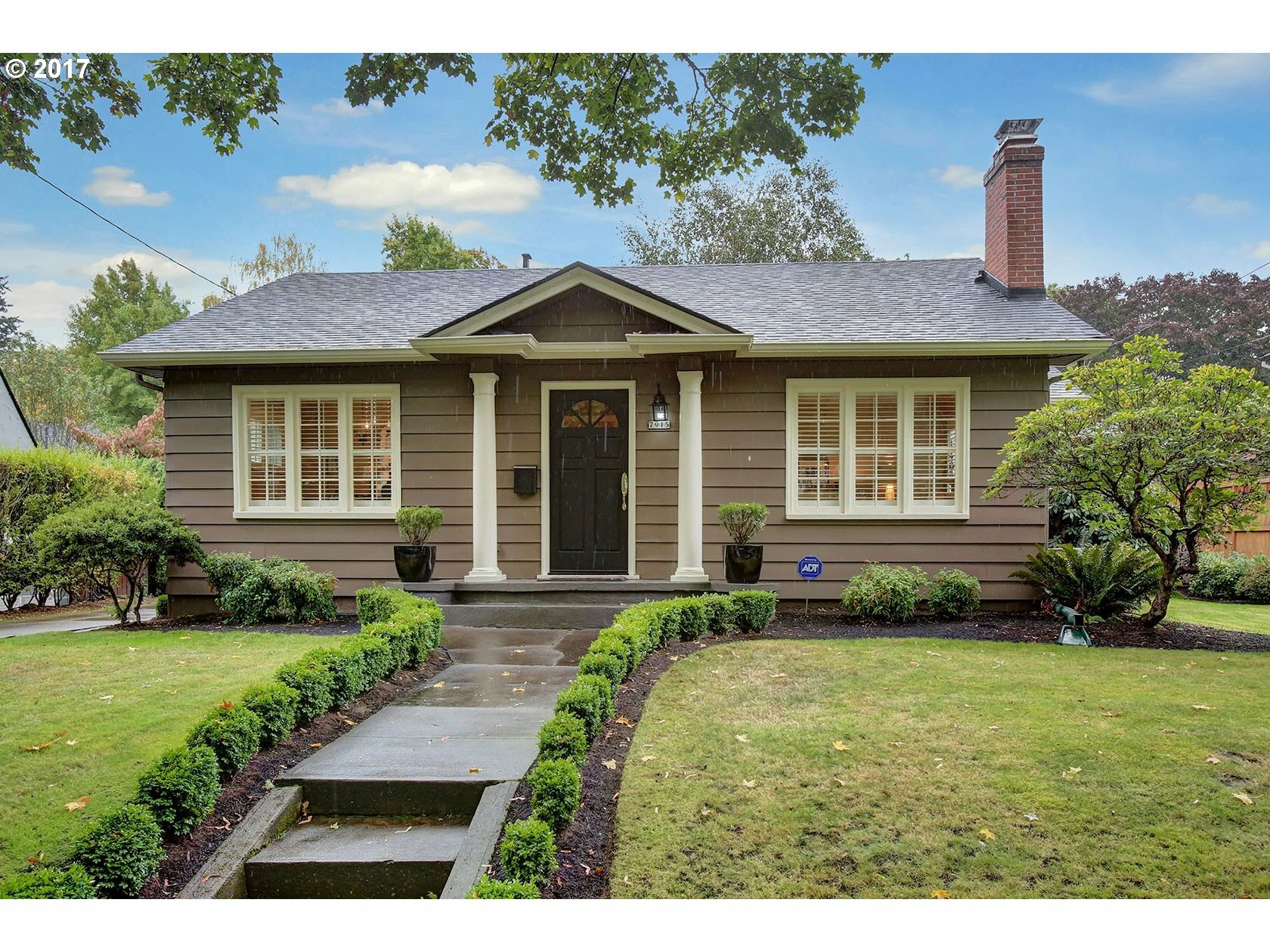 Property Photo: 7915 SE 35th Ave OR 97202