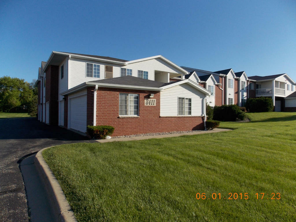 Property Photo: 8411 Lexington Pl 4 WI 53158