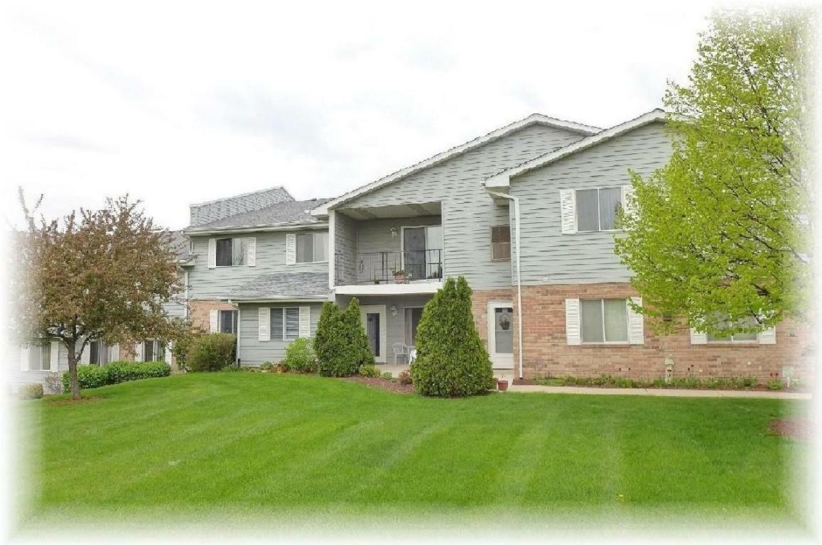 Property Photo: 1149 N Sunnyslope Dr 103 WI 53406