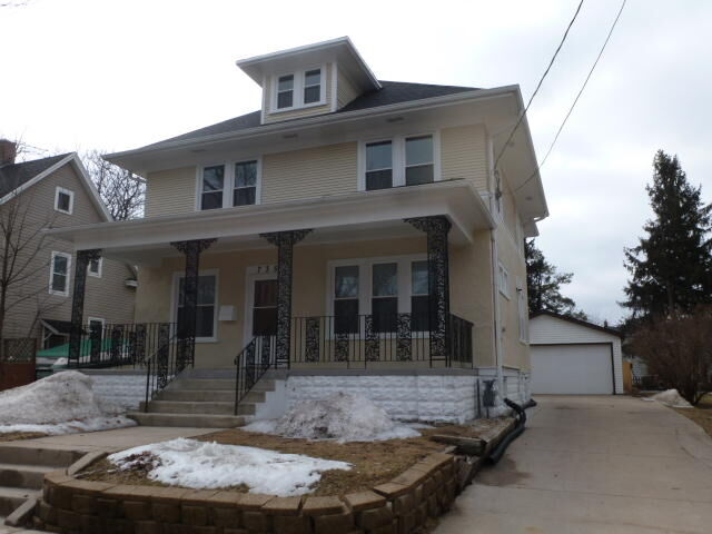 Property Photo:  735 Beechwood Ave  WI 53186 