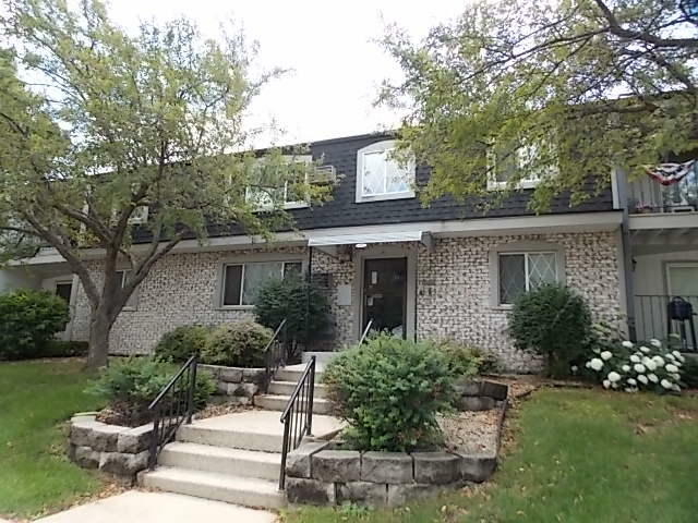 Property Photo: 141 W North St 17 WI 53188-5129