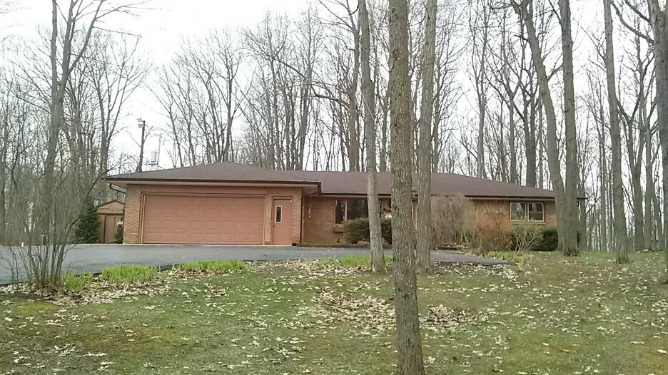 Property Photo: 1947 Birch Ter WI 53090-8909