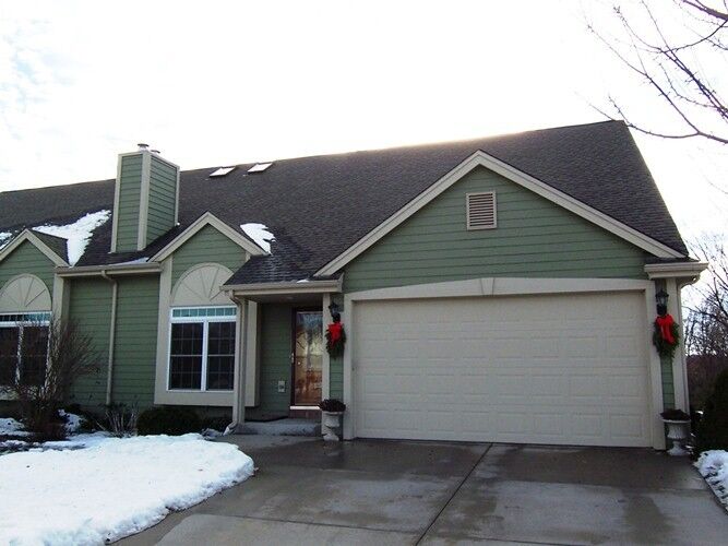 Property Photo: 1508 S Silverbrook Dr WI 53095-4590