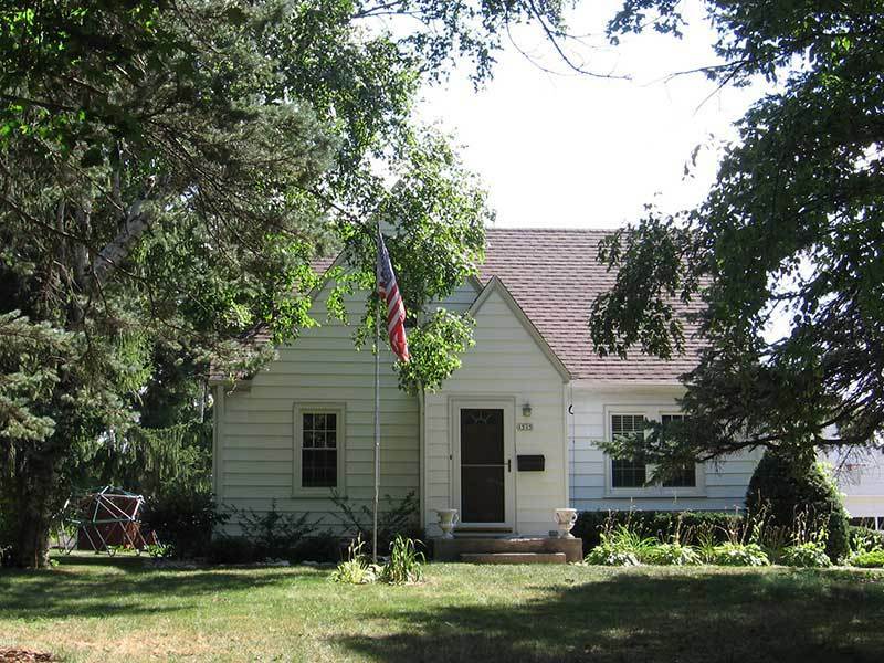 Property Photo:  1515 Chestnut St  WI 53095 