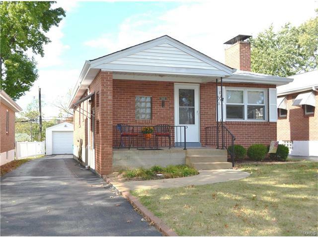 Property Photo: 5015 Deville Avenue 63119